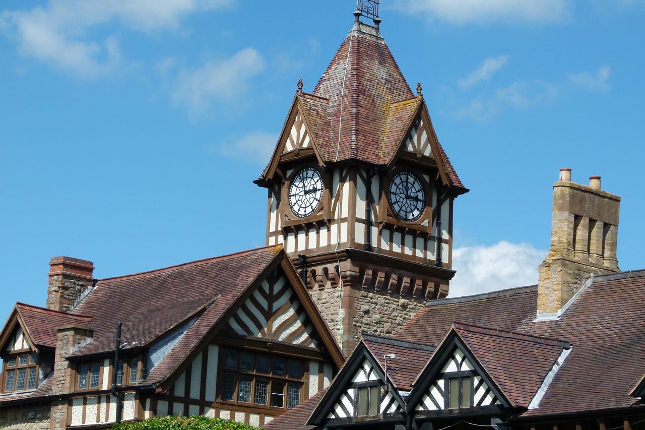 The Talbot Hotel ليدبوري المظهر الخارجي الصورة